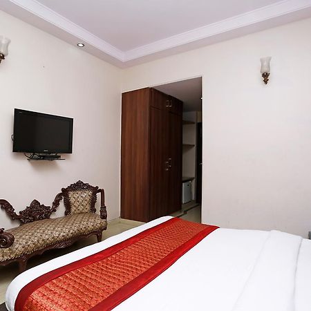 Oyo 5401 Hotel Mid Town Ню Делхи Екстериор снимка