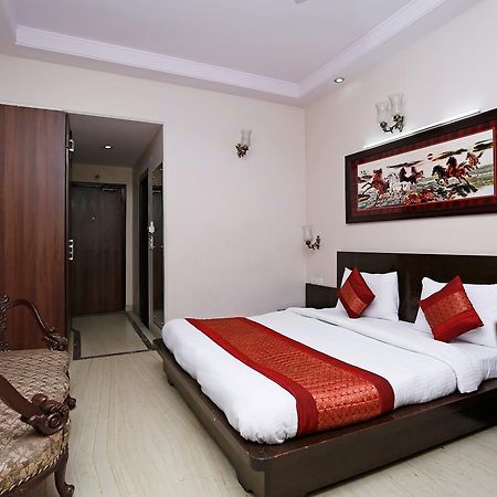 Oyo 5401 Hotel Mid Town Ню Делхи Екстериор снимка