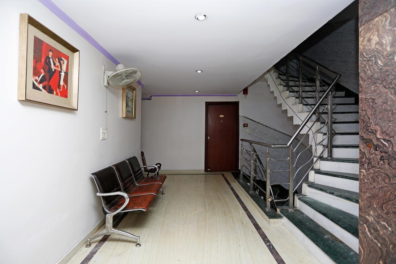 Oyo 5401 Hotel Mid Town Ню Делхи Екстериор снимка