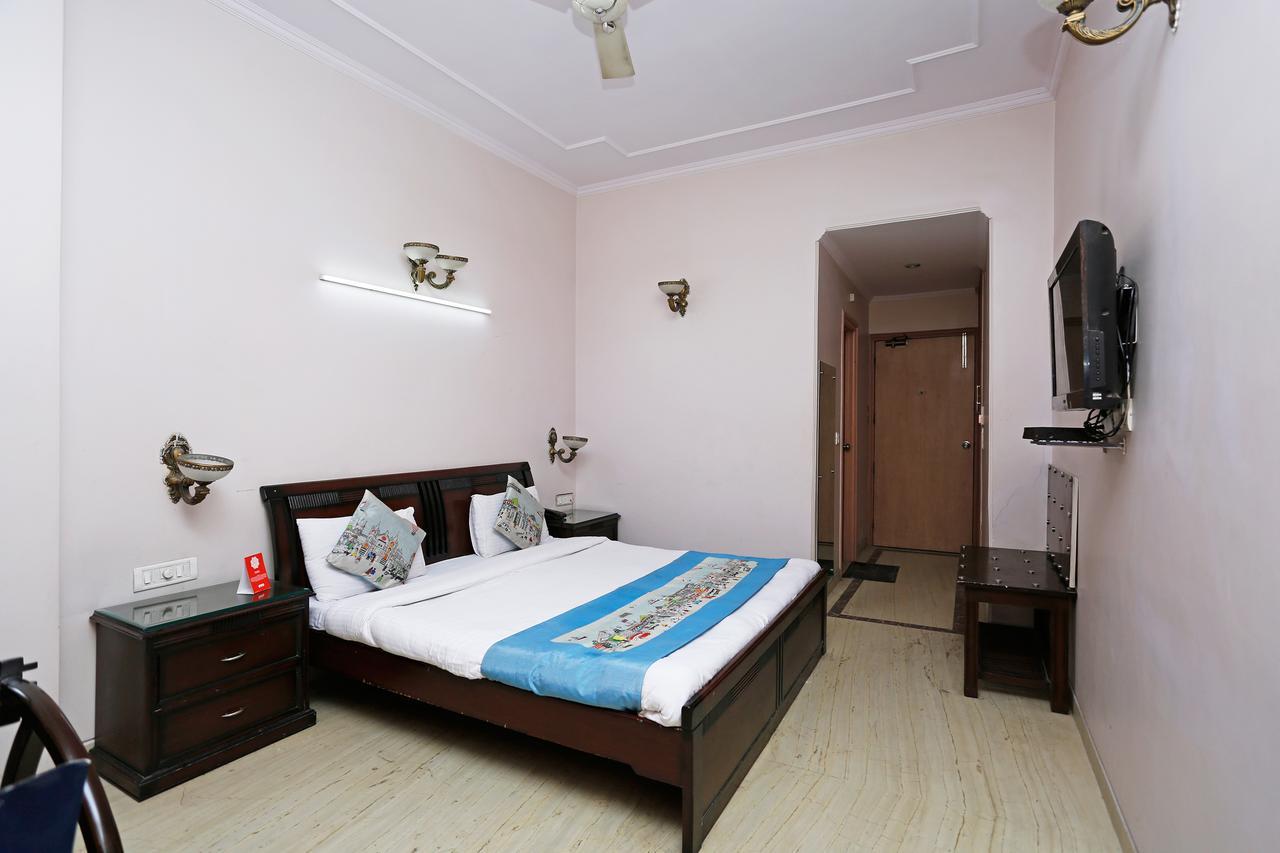 Oyo 5401 Hotel Mid Town Ню Делхи Екстериор снимка